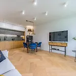 Hello Chmielna With Private Parking And Balcony Appartement *