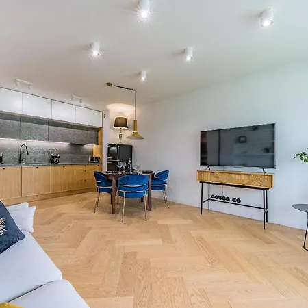 Hello Chmielna With Private Parking And Balcony Апартаменты *
