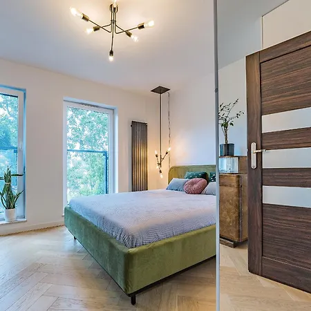 Апартаменты Hello Chmielna With Private Parking And Balcony Гданьск