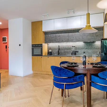 Apartment Hello Chmielna With Private Parking And Balcony