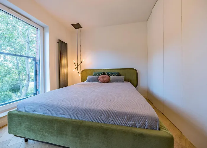 Hello Chmielna With Private Parking And Balcony