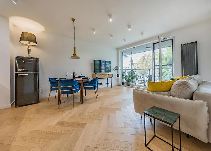 Hello Chmielna With Private Parking And Balcony